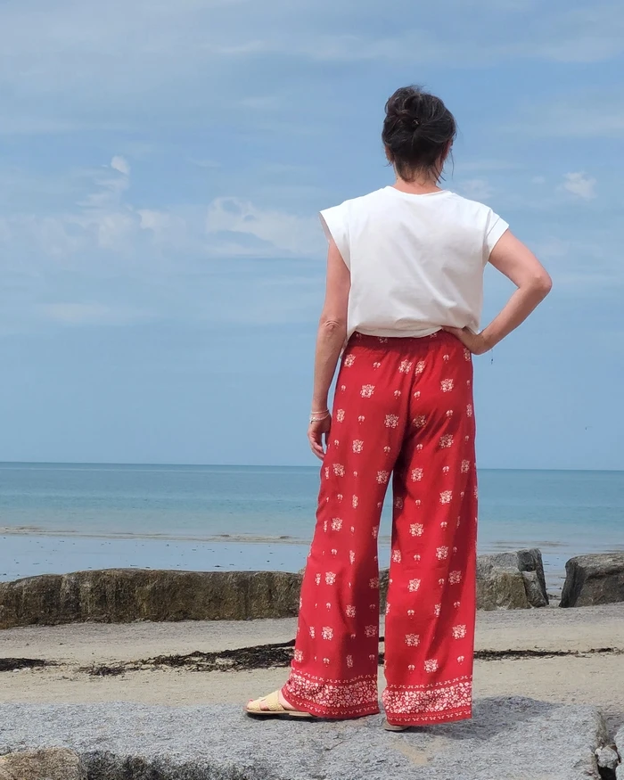 Patron du pantalon Orel réalisé en viscose Lise Tailor. Vue de dos